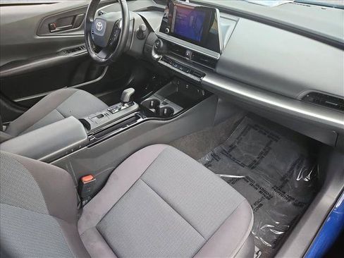 Used 2024 Toyota Prius LE FWD image 26