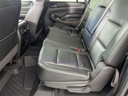 Used 2020 Chevrolet Suburban LT image 26