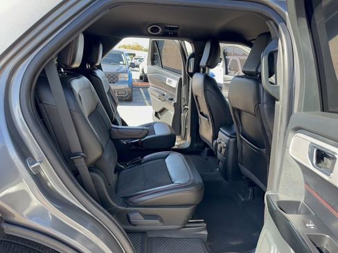 Certified 2022 Ford Explorer ST-Line w/ Class IV Trailer Tow Package image 15