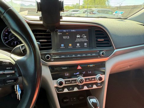 Used 2020 Hyundai Elantra Value Edition w/ Winter Weather Package FWD image 20