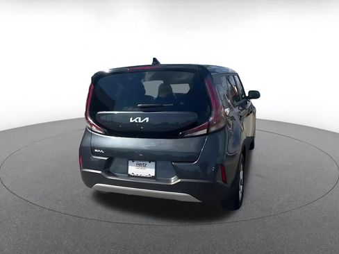 Used 2025 Kia Soul LX w/ LX Technology Package FWD image 14