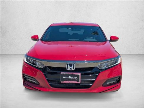 Used 2019 Honda Accord Sport image 2