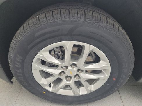 Used 2021 Chevrolet Traverse LS FWD image 31
