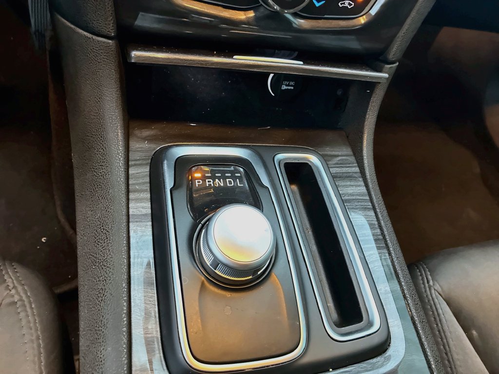Used 2021 Chrysler 300 Touring w/ Sport Appearance Package RWD image 16