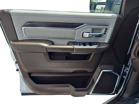 Used 2025 RAM 2500 Laramie AWD/4WD image 23