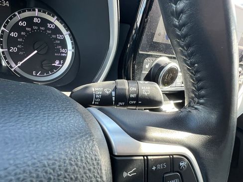 Used 2023 Toyota Highlander XLE image 23