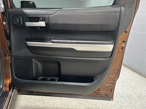 Used 2017 Toyota Tundra SR5 w/ SR5 Upgrade Package image 17