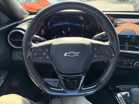 Used 2024 Chevrolet Trax RS w/ Sunroof Package image 16