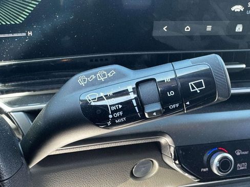 Certified 2026 Kia Carnival FWD image 22