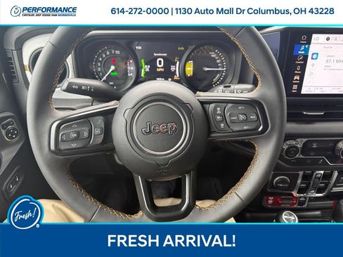 Used 2024 Jeep Wrangler Unlimited AWD/4WD image 19