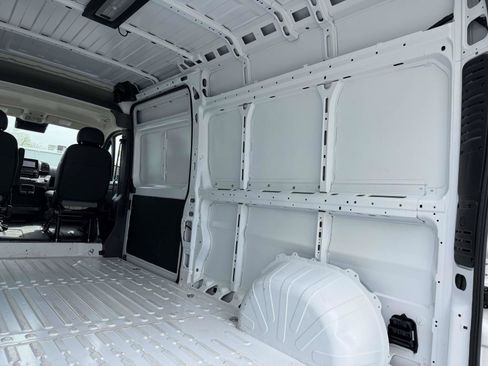 Used 2026 RAM ProMaster 2500 w/ Convenience Group FWD image 8
