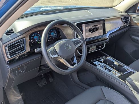 Used 2025 Volkswagen Atlas SE w/ Panoramic Sunroof Package AWD/4WD image 12