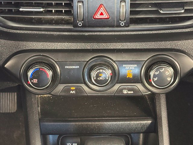 Used 2022 Kia Forte LXS w/ LXS Technology Package FWD image 17