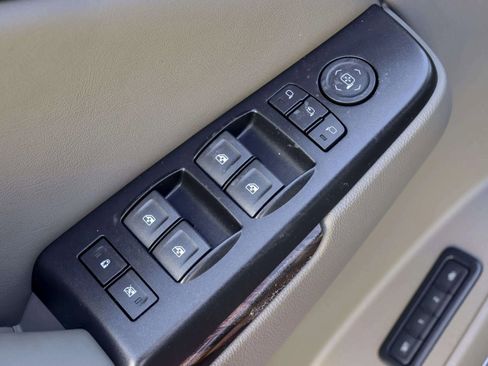 Used 2019 GMC Yukon XL SLT w/ Open Road Package image 15