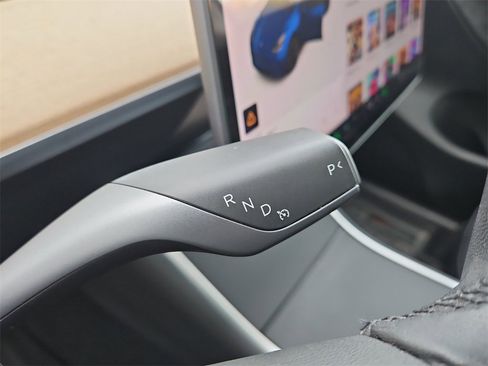 Used 2020 Tesla Model Y Long Range image 38