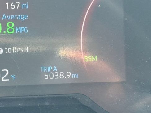 Used 2025 Toyota RAV4 XLE FWD image 28