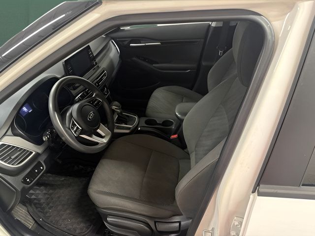 Used 2021 Kia Seltos LX AWD/4WD image 11