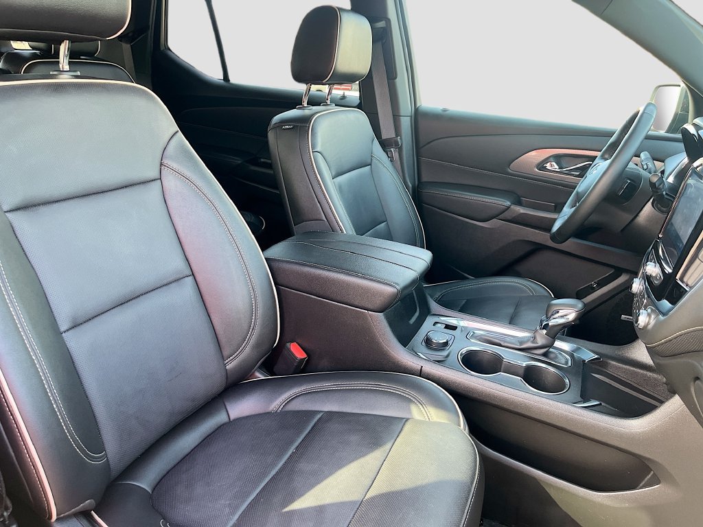 Used 2023 Chevrolet Traverse Premier w/ Redline Edition AWD/4WD image 31