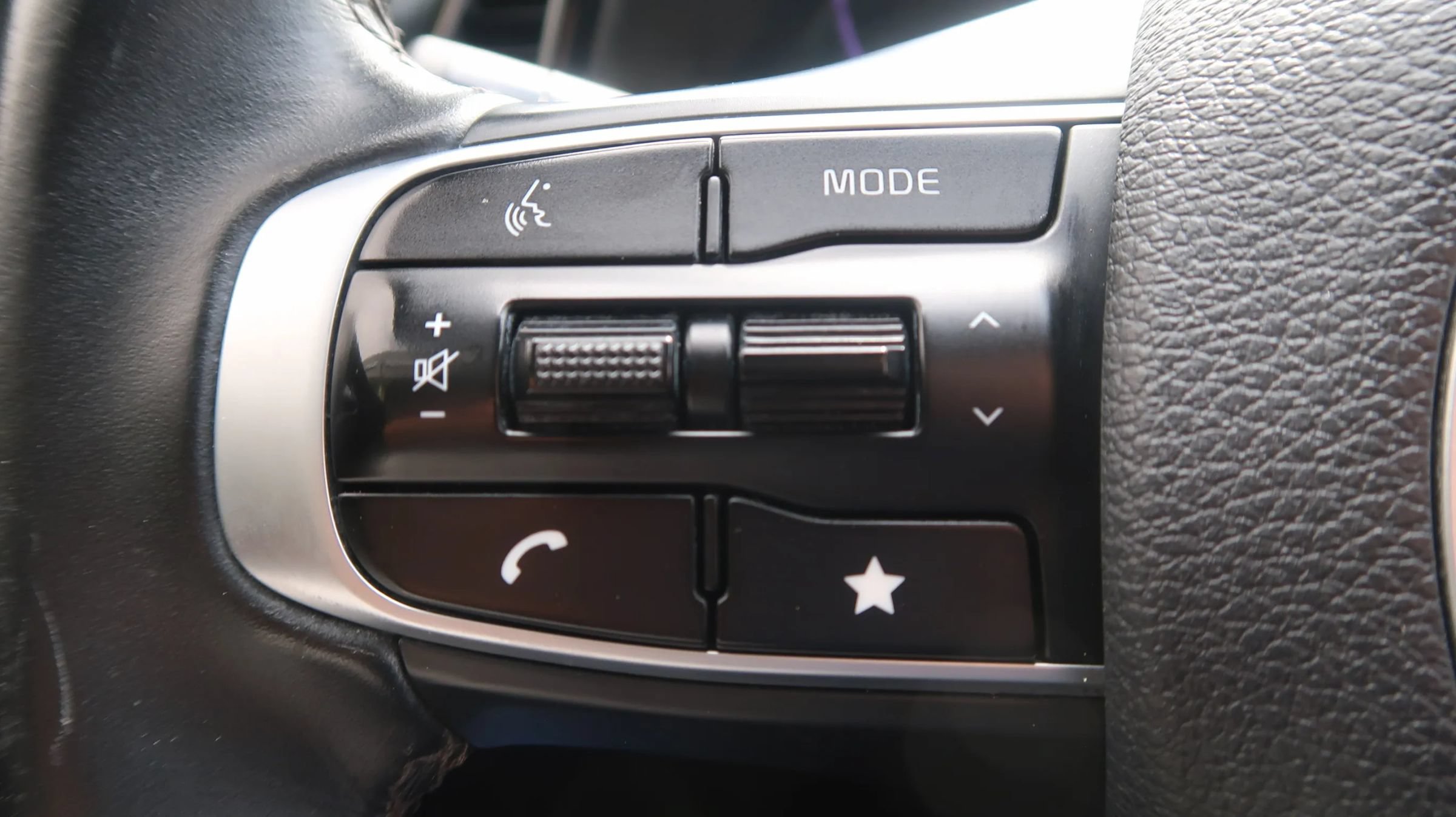 Used 2025 Kia Sportage X-Line w/ Premium Package AWD/4WD image 36