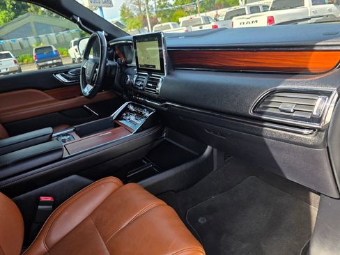 Used 2019 Lincoln Navigator Reserve AWD/4WD image 30