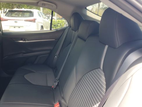 Used 2024 Toyota Camry SE w/ Convenience Package image 12