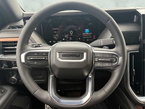 Used 2025 GMC Yukon XL Denali AWD/4WD image 11
