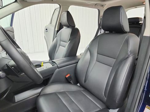 Used 2025 Nissan Rogue SV w/ SV Premium Package image 19