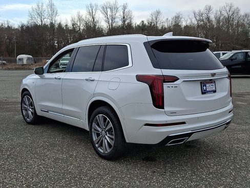 Used 2023 Cadillac XT6 Premium Luxury w/ Technology Package image 9