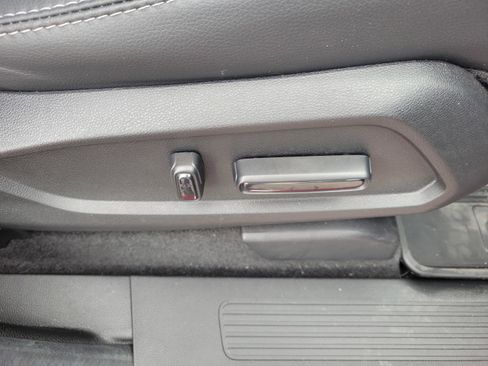 Certified 2025 Honda Pilot EX-L image 19