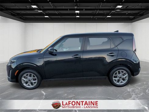 Used 2023 Kia Soul LX w/ Option Group 015 image 2