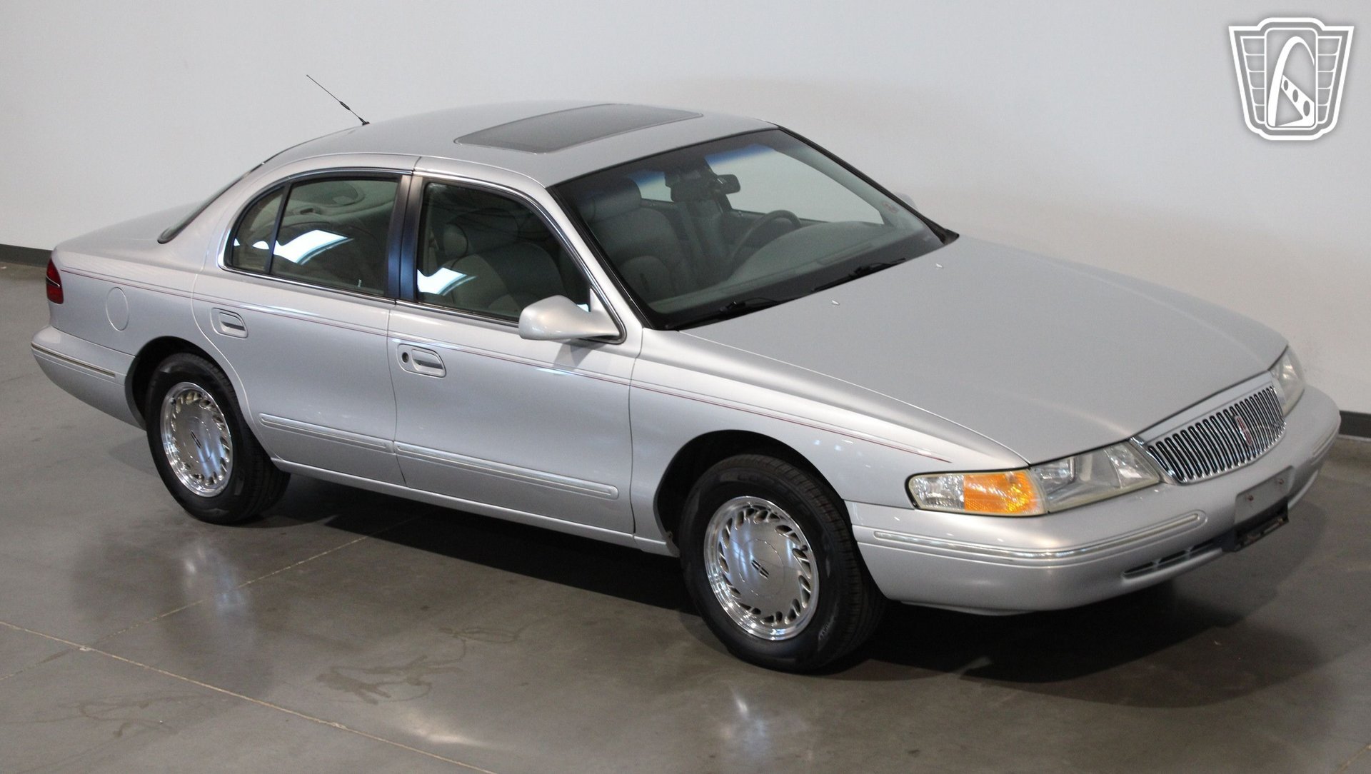 Used 1996 Lincoln Continental FWD image 6