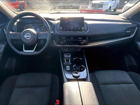 Certified 2024 Nissan Rogue SV image 21