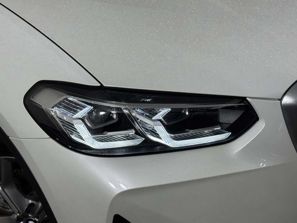 Used 2023 BMW X3 xDrive30i w/ Premium Package w/ZPA AWD/4WD image 15