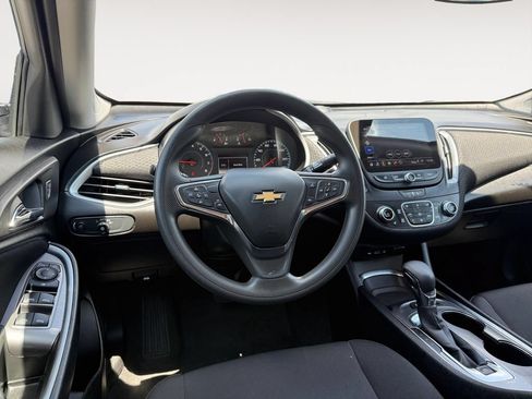Used 2024 Chevrolet Malibu LT FWD image 12