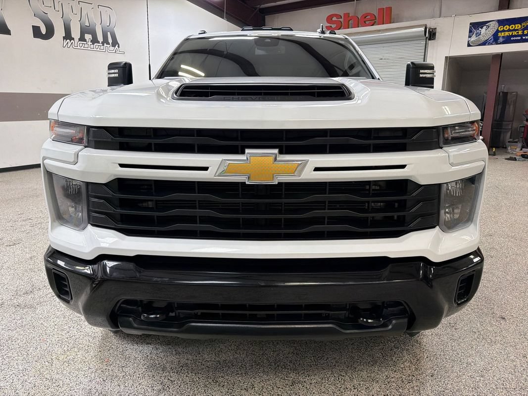 Used 2024 Chevrolet Silverado 2500 Custom w/ Custom Value Package AWD/4WD image 12