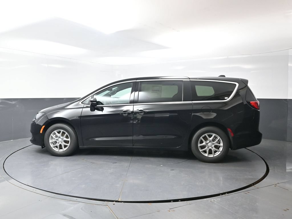 New 2027 Chrysler Pacifica LX FWD image 6