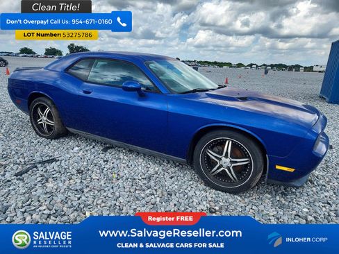 Used 2012 Dodge Challenger SXT RWD image 5