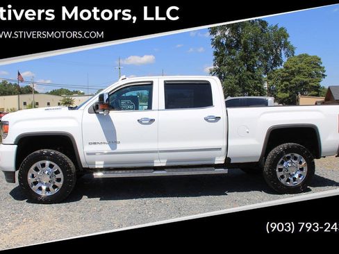 Used 2018 GMC Sierra 2500 Denali w/ Duramax Plus Package AWD/4WD image 1