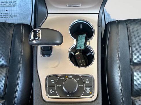 Used 2015 Jeep Grand Cherokee Overland image 25