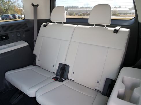 Used 2024 Hyundai Santa Fe Calligraphy image 16