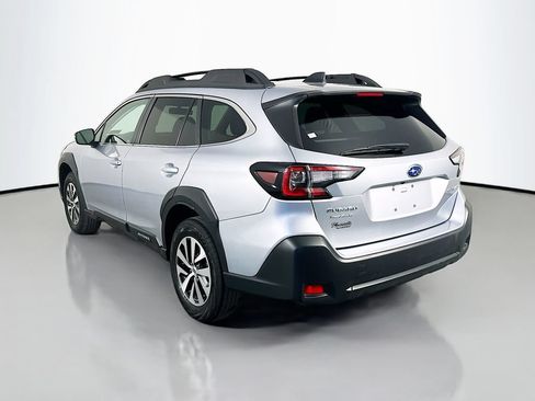 Used 2025 Subaru Outback Premium AWD/4WD image 5