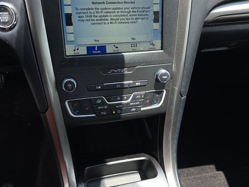 Used 2019 Ford Fusion SEL FWD image 14