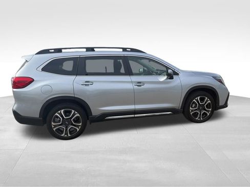 Used 2023 Subaru Ascent Limited image 5