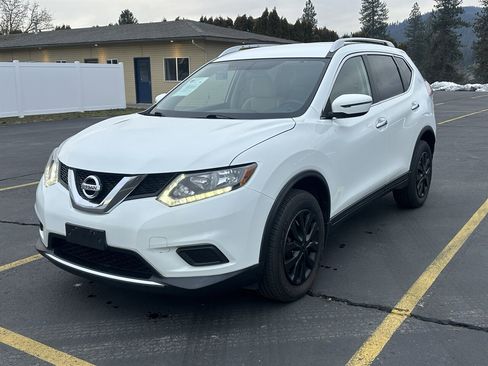 Used 2016 Nissan Rogue S w/ Appearance Package image 3