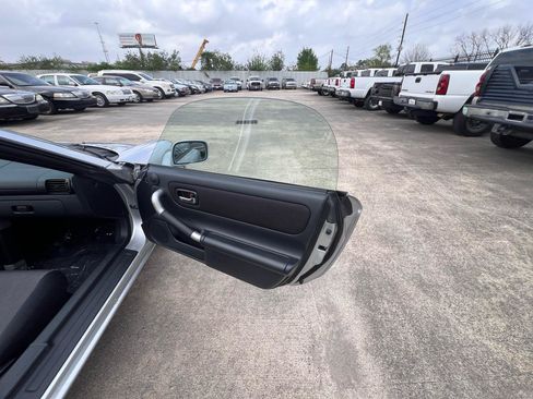 Used 2002 Toyota MR2 RWD image 84