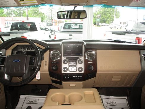 Used 2015 Ford F250 Lariat w/ Lariat Ultimate Package image 17
