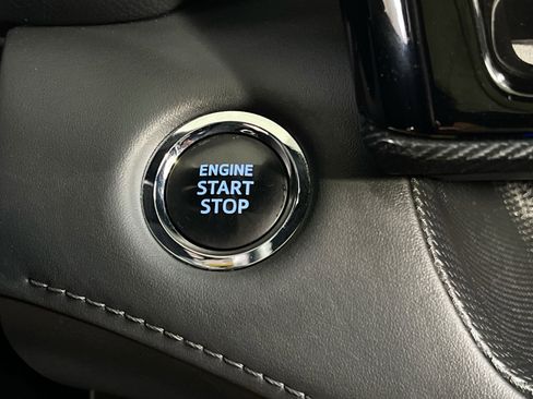 Used 2022 Toyota Highlander XSE image 36