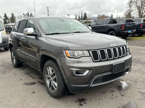 Used 2018 Jeep Grand Cherokee Limited w/ Trailer Tow Group IV image 7