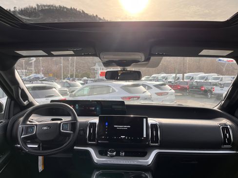 New 2025 Ford Expedition Tremor image 21