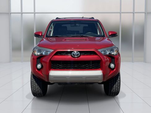 Used 2017 Toyota 4Runner TRD Off-Road Premium AWD/4WD image 9